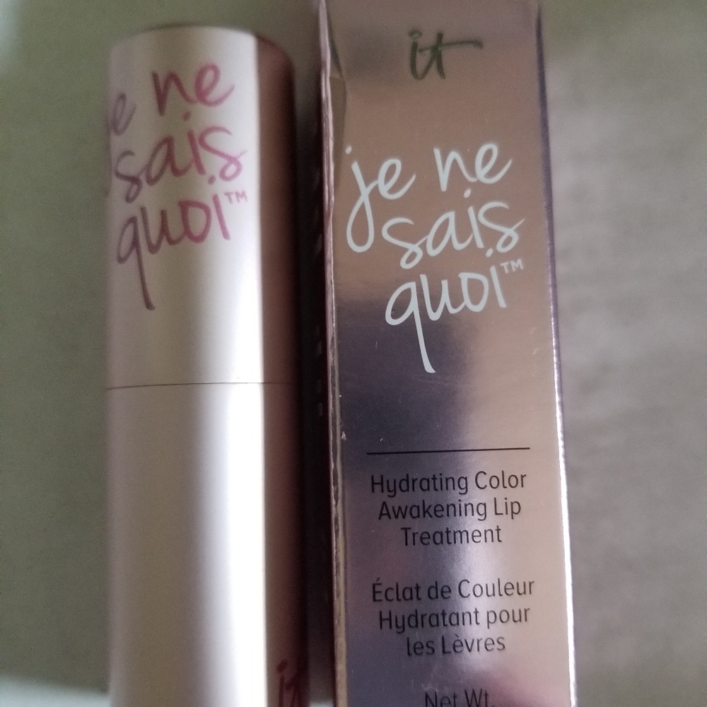 Je Ne Sais Quoi Hydrating Lip Balm Treatment - Picture 3 of 4